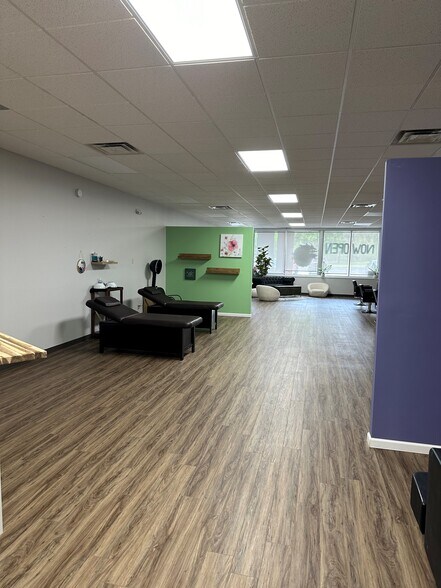 More Photos Of 5879-5891 S Transit Rd, Lockport Storefront For Lease