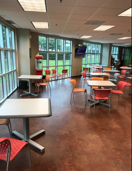 More Photos Of 370 Knollwood St, Winston-Salem Office For Lease