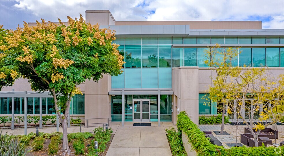 More Photos Of 2550 Hanover St, Palo Alto Office For Sale