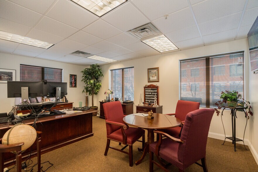 More Photos Of 60 Railroad Pl, Saratoga Springs Office For Lease