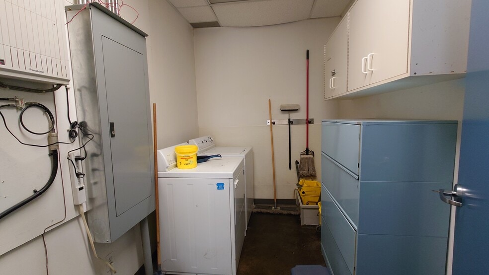 More Photos Of 6670 71 St, Red Deer Carwash For Sale