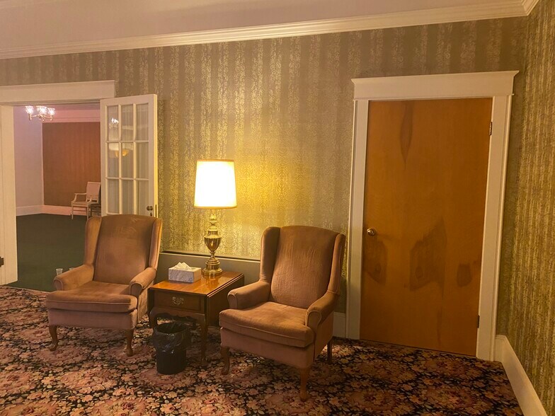 More Photos Of 268/270 Young St, Wilson Office For Lease