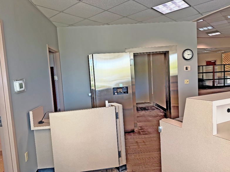 More Photos Of 9780 W Fairview Ave, Boise Bank For Sale
