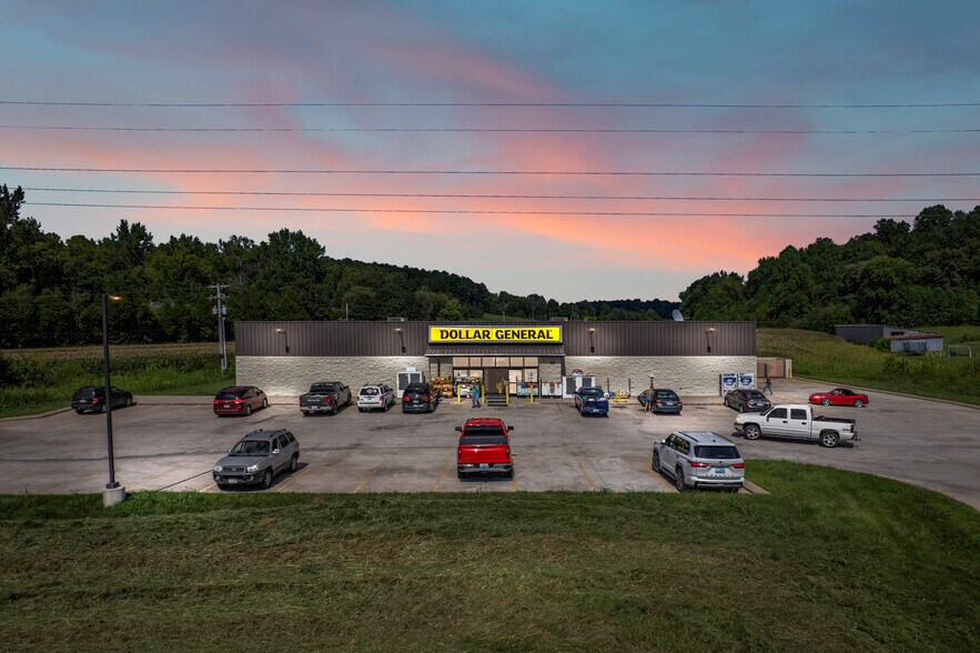 Primary Photo Of 9480 State Route 69, Hawesville General Retail For Sale