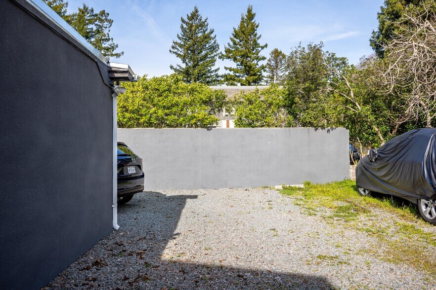 More Photos Of 7-11 Locust Ave, Mill Valley Storefront Retail Residential For Lease