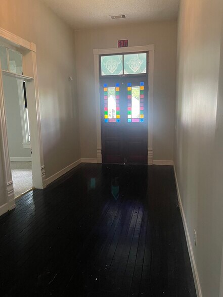 More Photos Of 315 Main Ave, Northport Office Residential For Lease