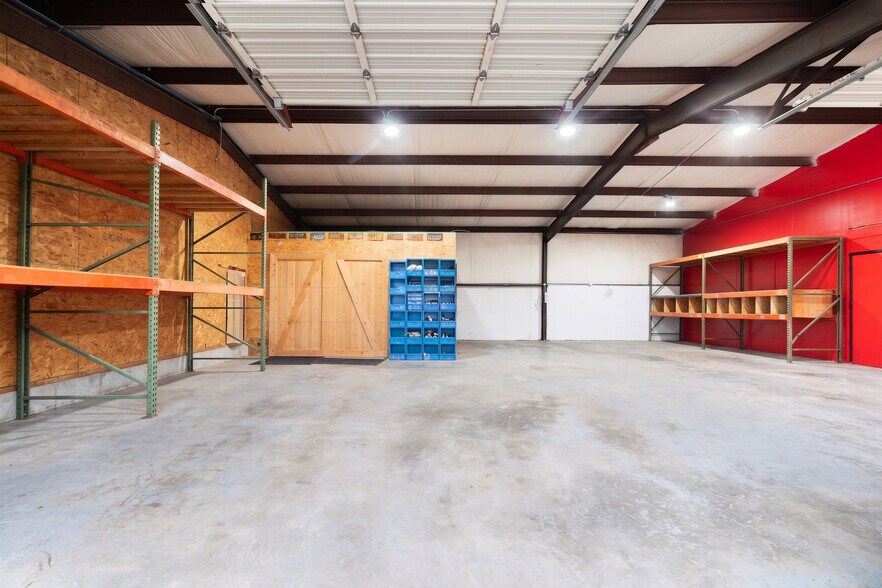 More Photos Of 6210 Lamar Rd, Reno Flex For Sale