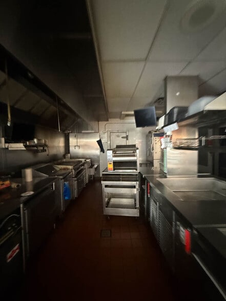 More Photos Of 109 Banks Rd, Fayetteville Fast Food For Lease