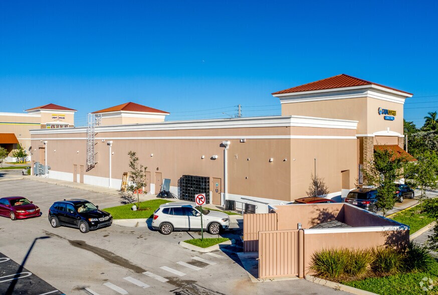 More Photos Of 11050 Griffin Rd, Cooper City Freestanding For Lease