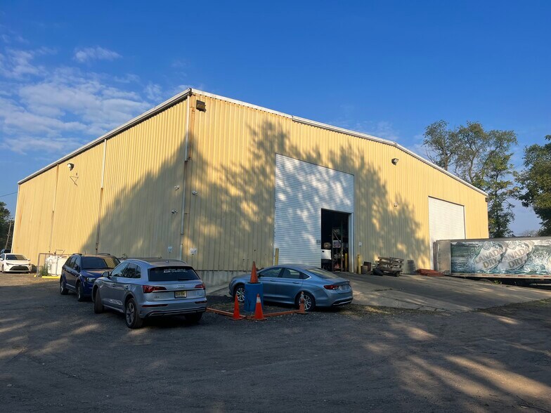 More Photos Of 6901 Chestnut Ave, Pennsauken Industrial For Sale