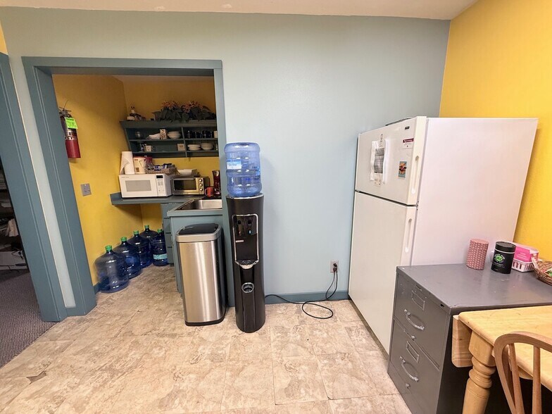 More Photos Of 3501-3511 SE Milwaukie Ave, Portland Office For Sale