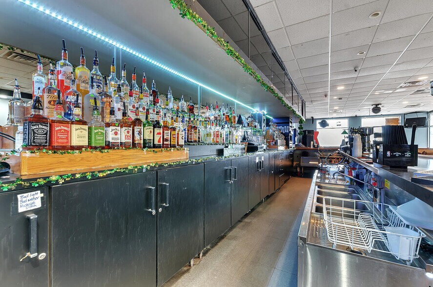 More Photos Of 2422-2426 S Park Ave, Buffalo Bowling Alley For Sale