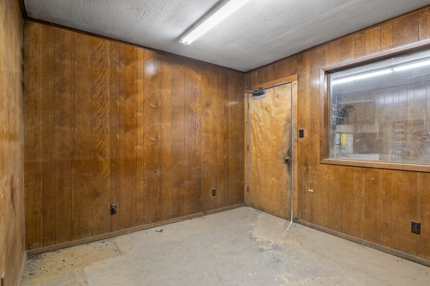 More Photos Of 450 County Road 1312, Mount Pleasant Industrial For Sale