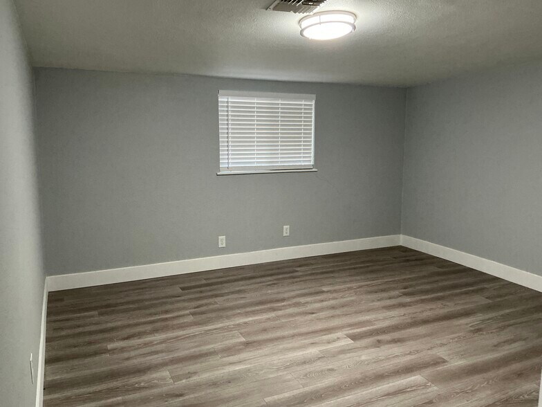 More Photos Of 905 Mauldin Ln, Reno Multifamily For Sale