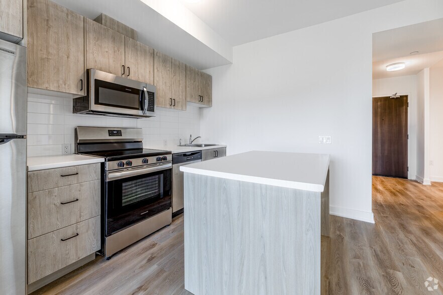 More Photos Of 2475 Old Bronte Rd, Oakville Apartments For Lease