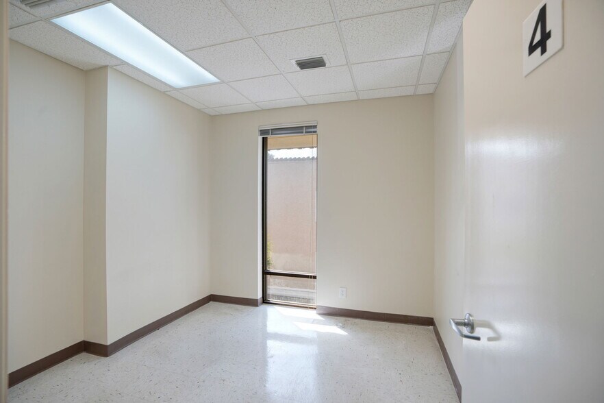 More Photos Of 400 S Tamiami Trl, Venice Medical For Sale