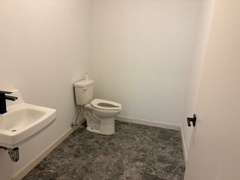 More Photos Of 1235-1257 N Ashland Ave, Chicago Apartments For Lease