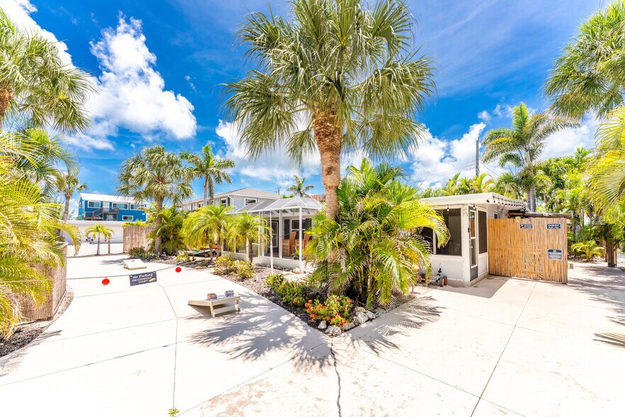 More Photos Of 1130 Gulf Blvd, Englewood Apartments For Sale