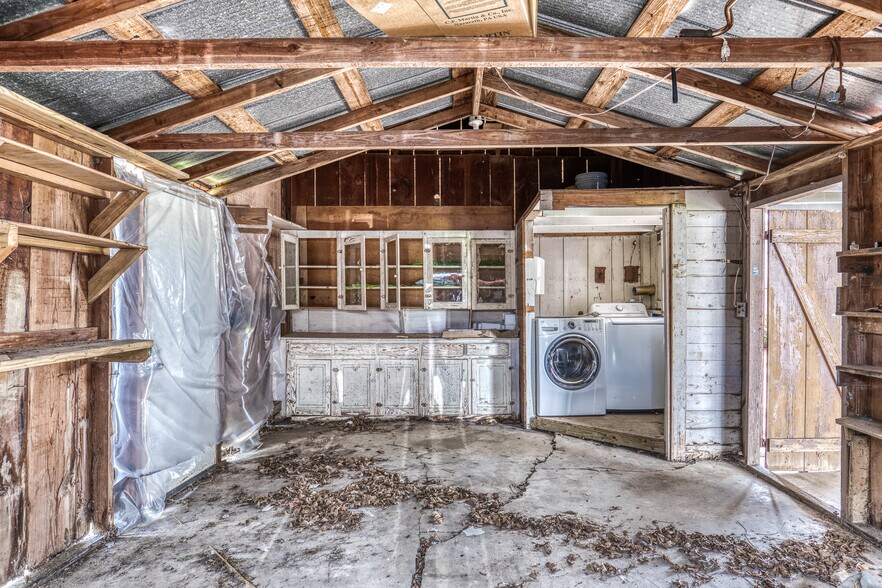 More Photos Of 404 W Main St, Bellville Office Residential For Sale