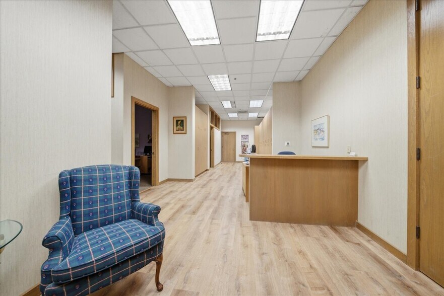 More Photos Of 700 University Ave, Sacramento Office For Lease