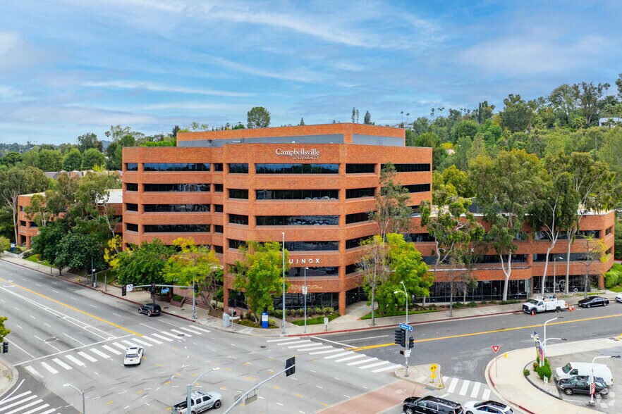 More Photos Of 16830 Ventura Blvd, Encino Office For Lease