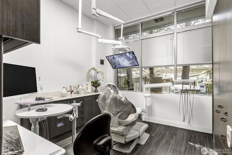 More Photos Of 15419 NE 20th St, Bellevue Medical For Sale
