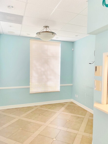 More Photos Of 1217 Piper Blvd, Naples Medical For Sale