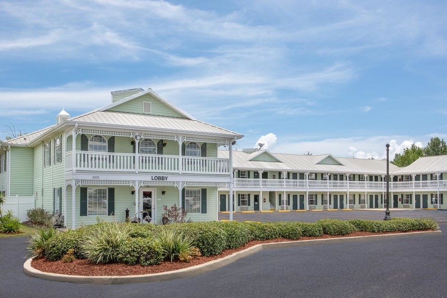 Primary Photo Of 1000 Highway 90, Bay Saint Louis Hotel For Sale