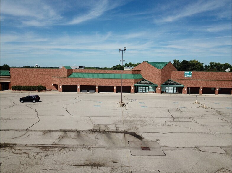 More Photos Of 1235 Columbus Ave, Lebanon General Retail For Lease