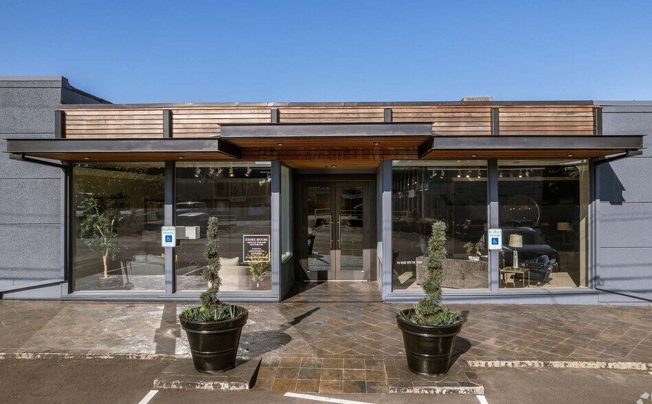 More Photos Of 10375 SW Beaverton-Hillsdale Hwy, Beaverton Freestanding For Sale