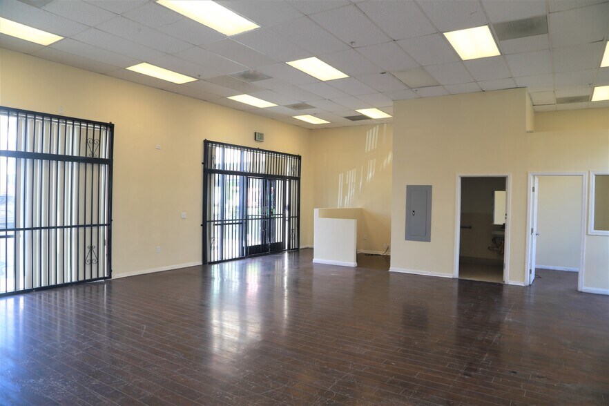 More Photos Of 2308 University Ave, Riverside Freestanding For Lease