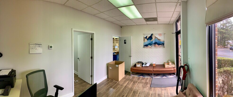 More Photos Of 3025 Trotters Pky, Alpharetta Warehouse For Lease