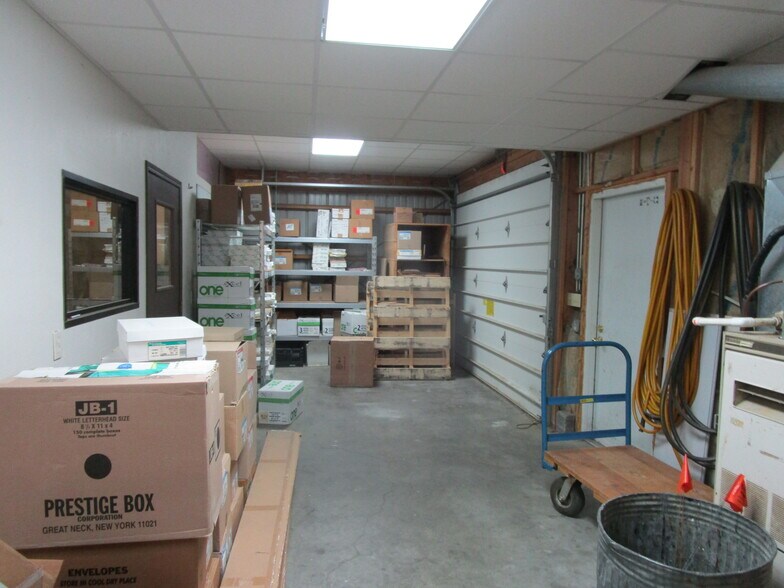 More Photos Of 2006 E Schulman Ave, Garden City General Retail For Lease