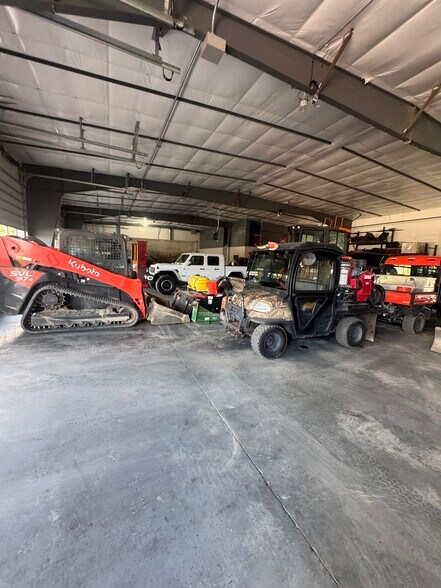 More Photos Of 3 Woodruff Hill Rd, Oxford Industrial For Sale