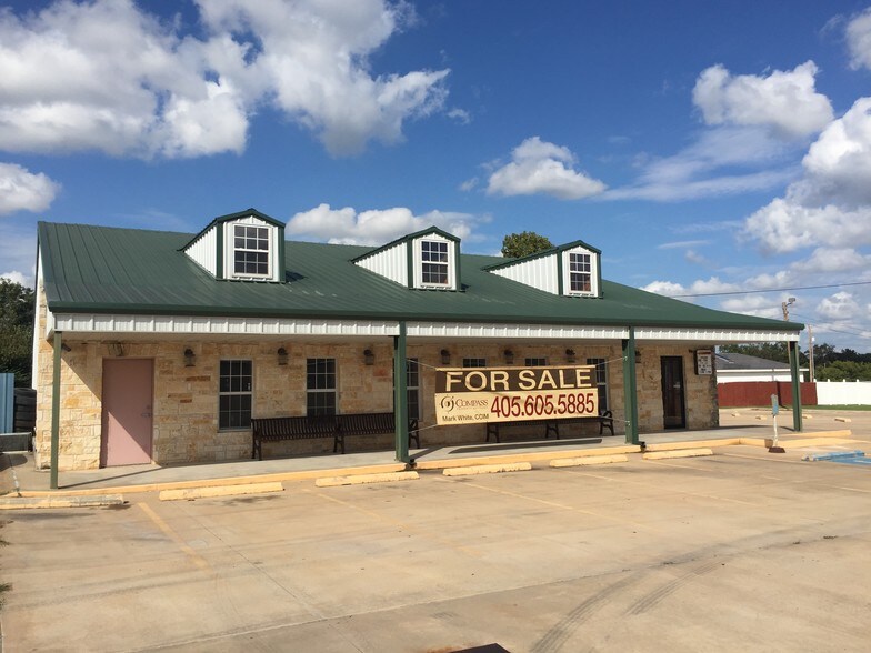 More Photos Of 209 E Walnut St, Tecumseh Restaurant For Sale