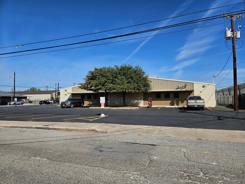 Primary Photo Of 2103 Danbury St, San Antonio Manufacturing For Lease