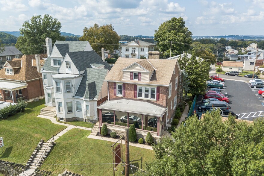 More Photos Of 214 Fayette St, Conshohocken Office Residential For Lease