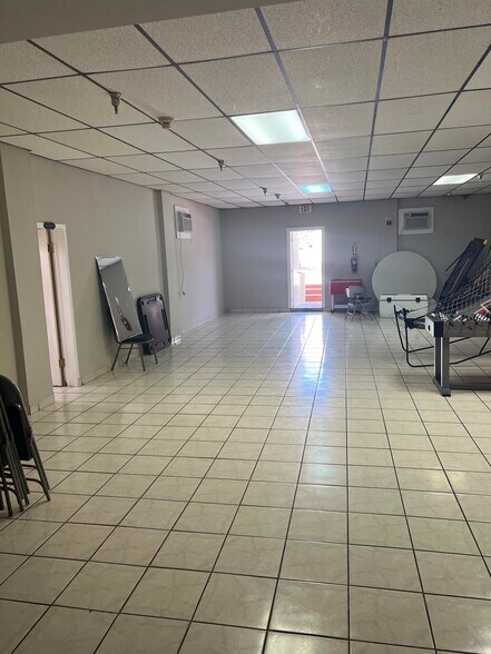 More Photos Of 627-637 W Flagler St, Miami Hotel For Sale