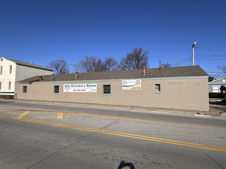 More Photos Of 105 E Hill St, Louisville Auto Repair For Sale