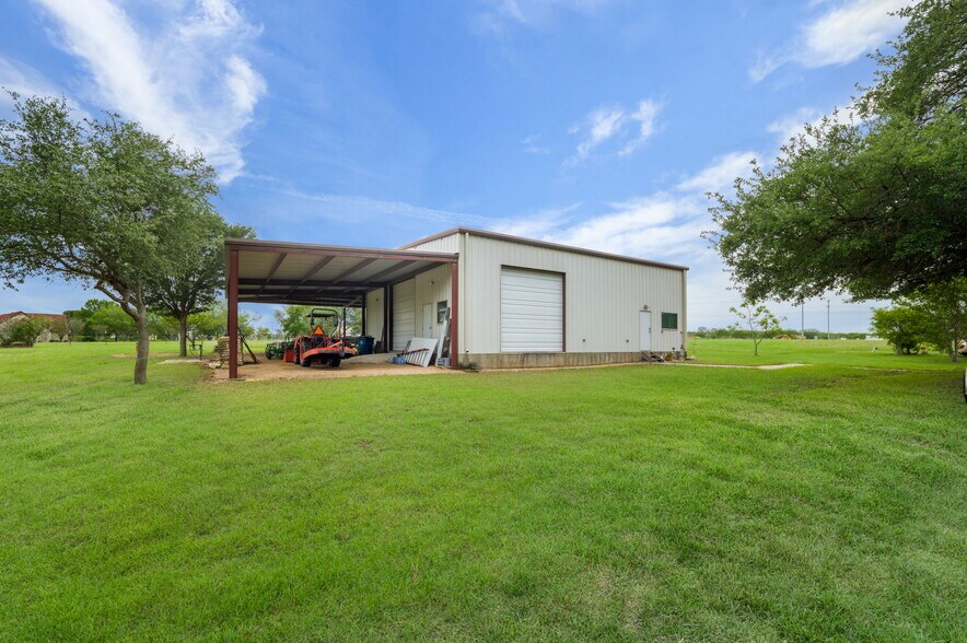 More Photos Of 8210 E FM 1518 N, Schertz Industrial For Sale