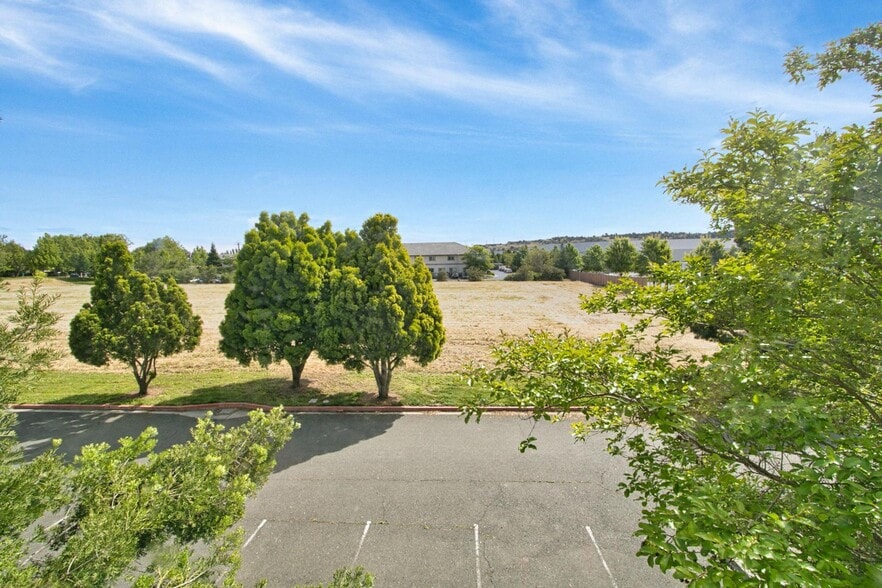 More Photos Of 4725 Mangels Blvd, Fairfield Office For Lease