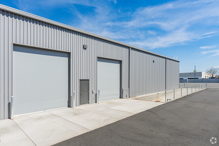 More Photos Of 2754 Business Park Ave, Fresno Warehouse For Lease