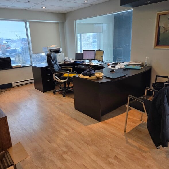 More Photos Of 440 Boul Industriel, St-Eustache Warehouse For Sale