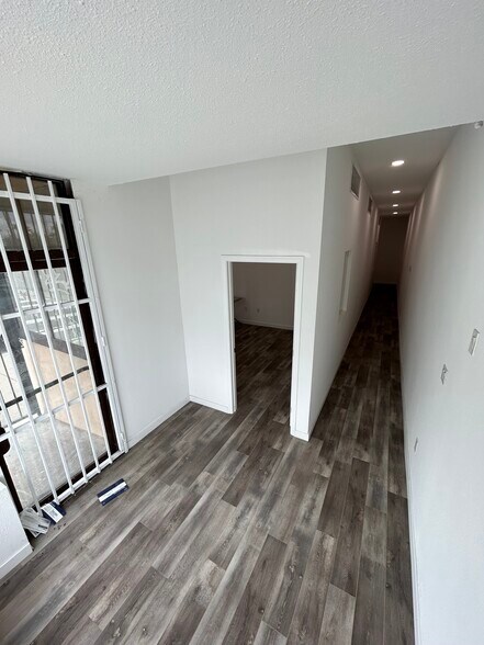 More Photos Of 10235-10237 Sepulveda Blvd, Mission Hills Storefront For Lease