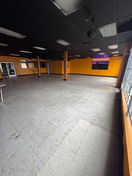 More Photos Of 4453 Summer Ave, Memphis Department Store For Lease