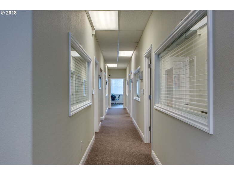 More Photos Of 613 W 11th St, Vancouver Medical For Sale