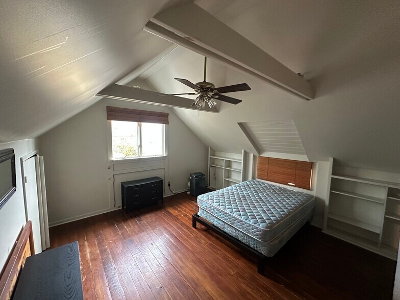More Photos Of 430 Carolina Way, Highlands Flex For Sale