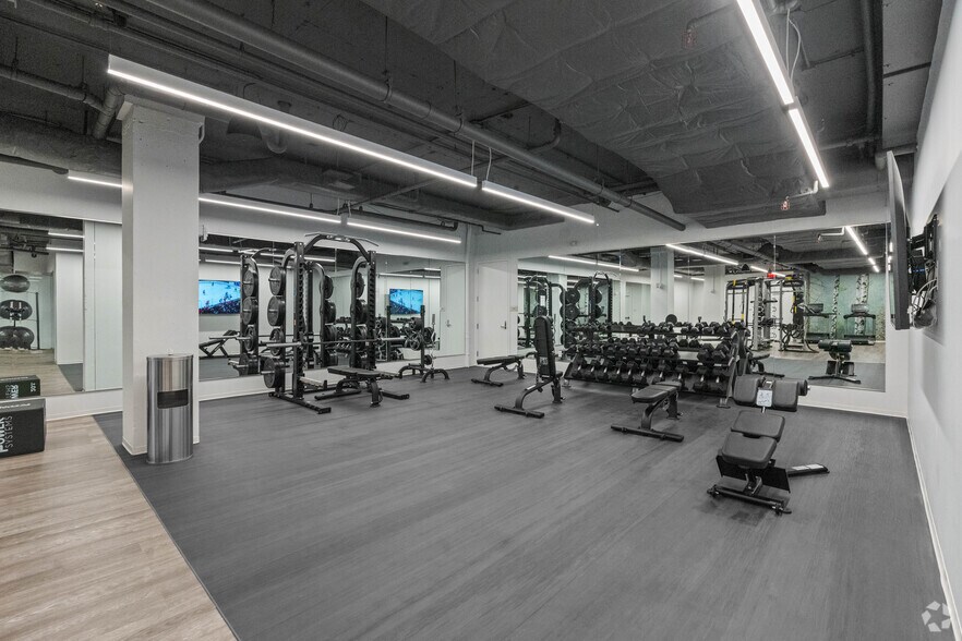 More Photos Of 1331 Pennsylvania Ave NW, Washington Office For Lease
