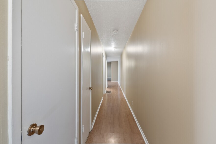 More Photos Of 2319 Vinton St, Omaha Office Residential For Sale