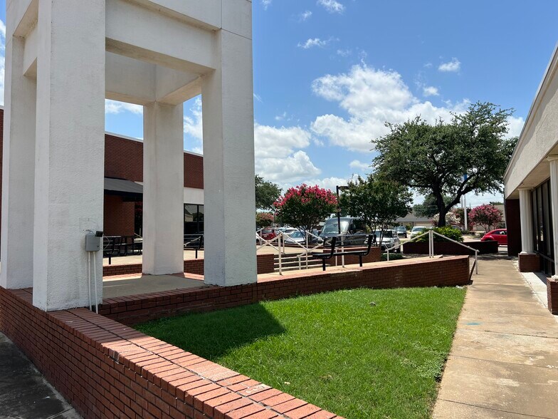 More Photos Of 359 Lake Park Rd, Lewisville Storefront For Sale